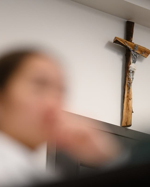Kontur Crucifix In Classroom